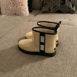 UGG women’s classic clear boots
